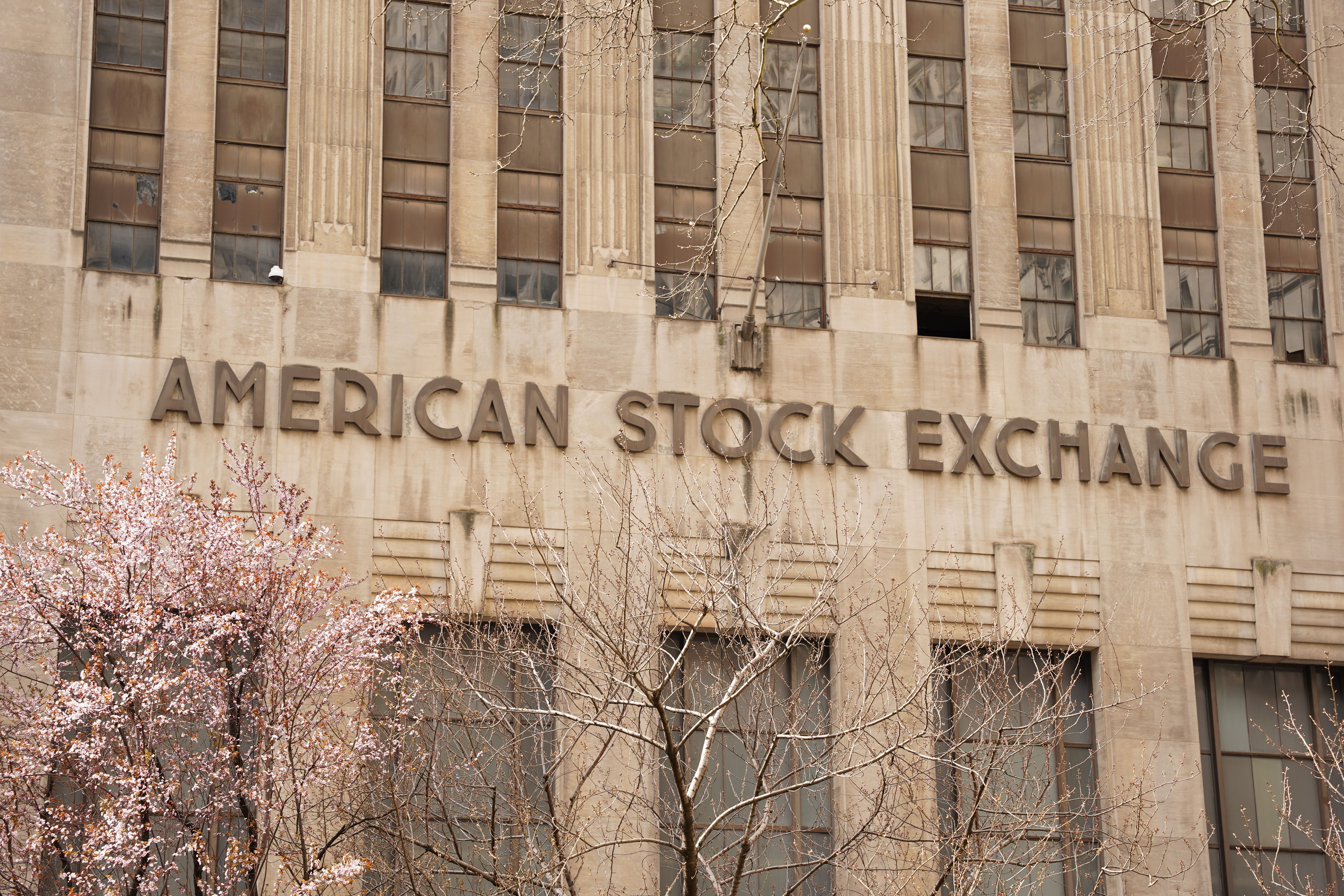 U.S. Stock Futures Little Changed as Investors Await Fed's Next Move